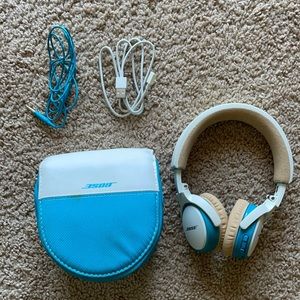 Bose Over ear headphones 🎧